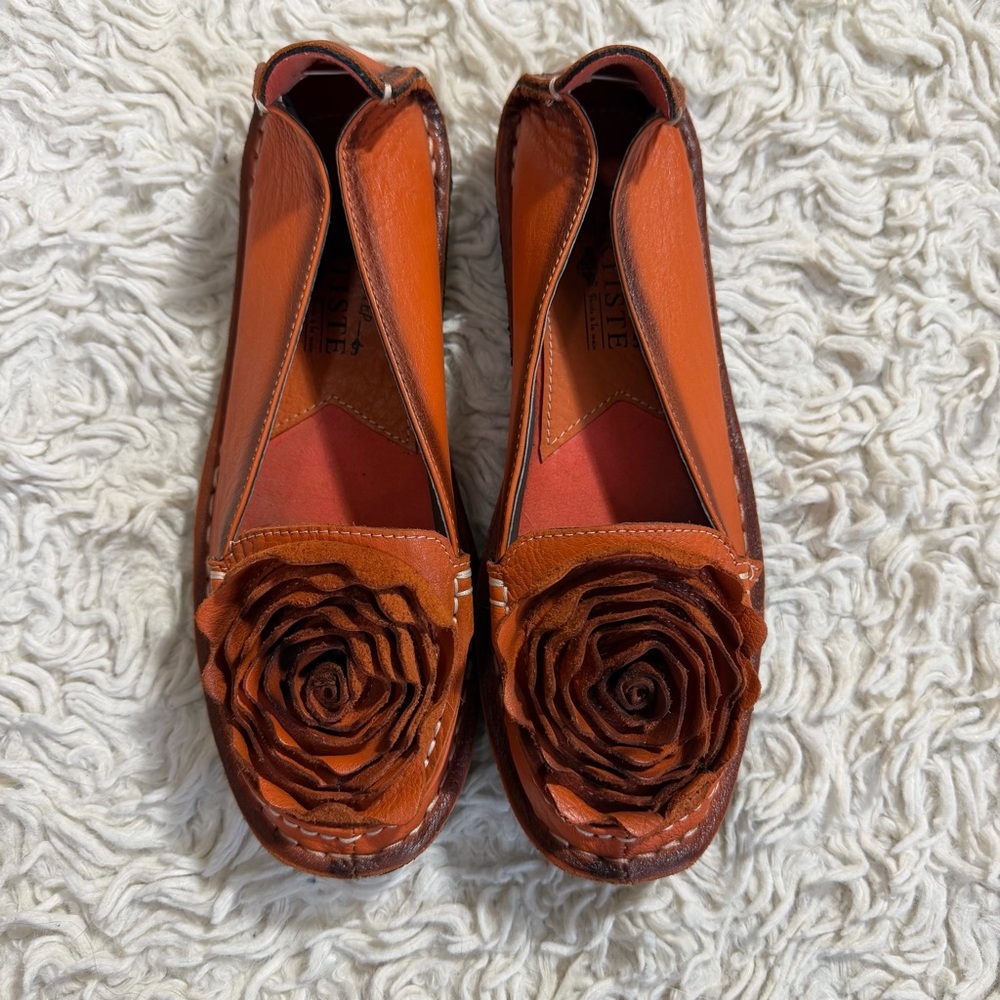 L'Artiste by Spring Step DEZI Leather Flats Shoes